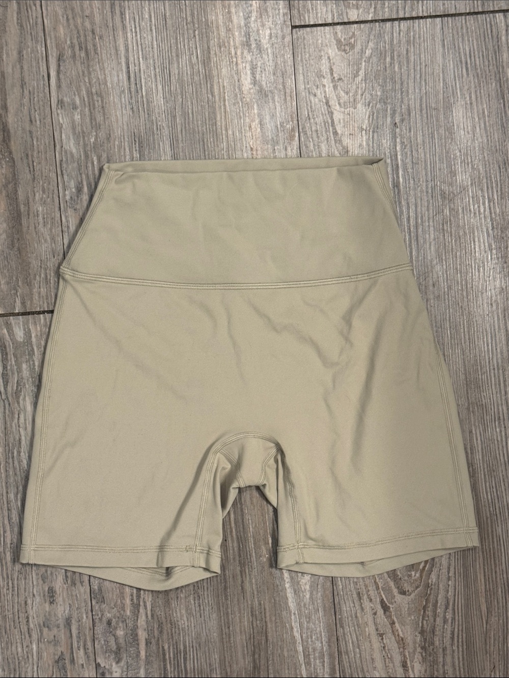 Set Active Shorts - Picture 3 of 5